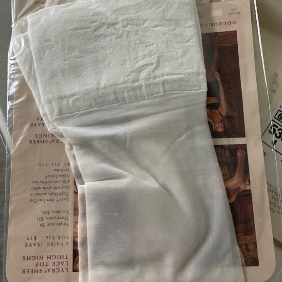 VINTAGE NIP VICTORIA’S SECRET  1992 white stockings medium - Picture 3 of 4